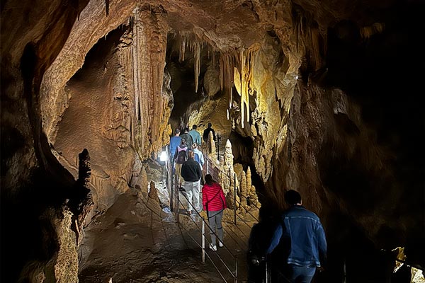 Grottes de médous