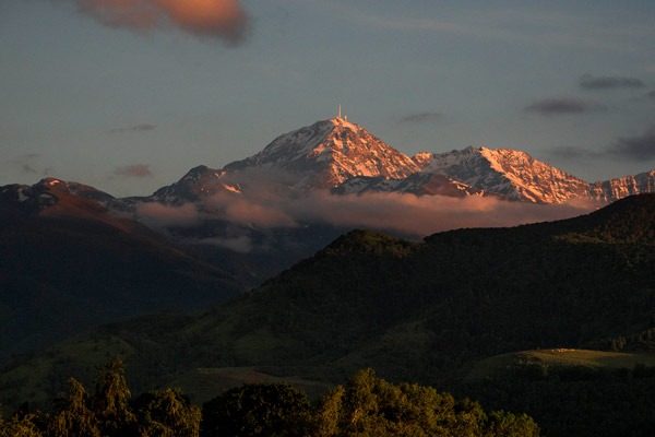 Pic du Midi depuis la vallée.